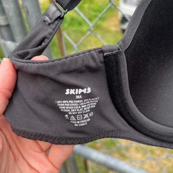 SKIMS fits everybody Tshirt bra - Picture 9 of 12